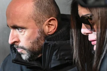 После пожарот со 40 жртви, сопственикот на барот во Кран Монтана пуштен од притвор, платил кауција од 200.000 швајцарски франци