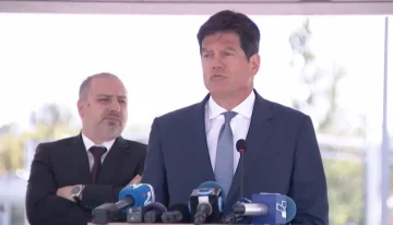 Посетата на Фон дер Лајен може да го забрза европскиот пат на Македонија, смета Рокас