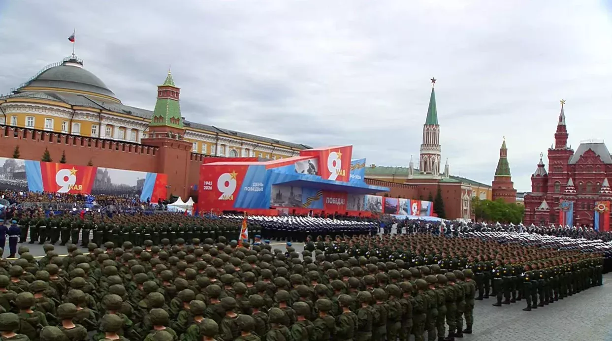 (Фото+видео) Путин вети победа на скромната и строго обезбедувана Парада на победата во Москва