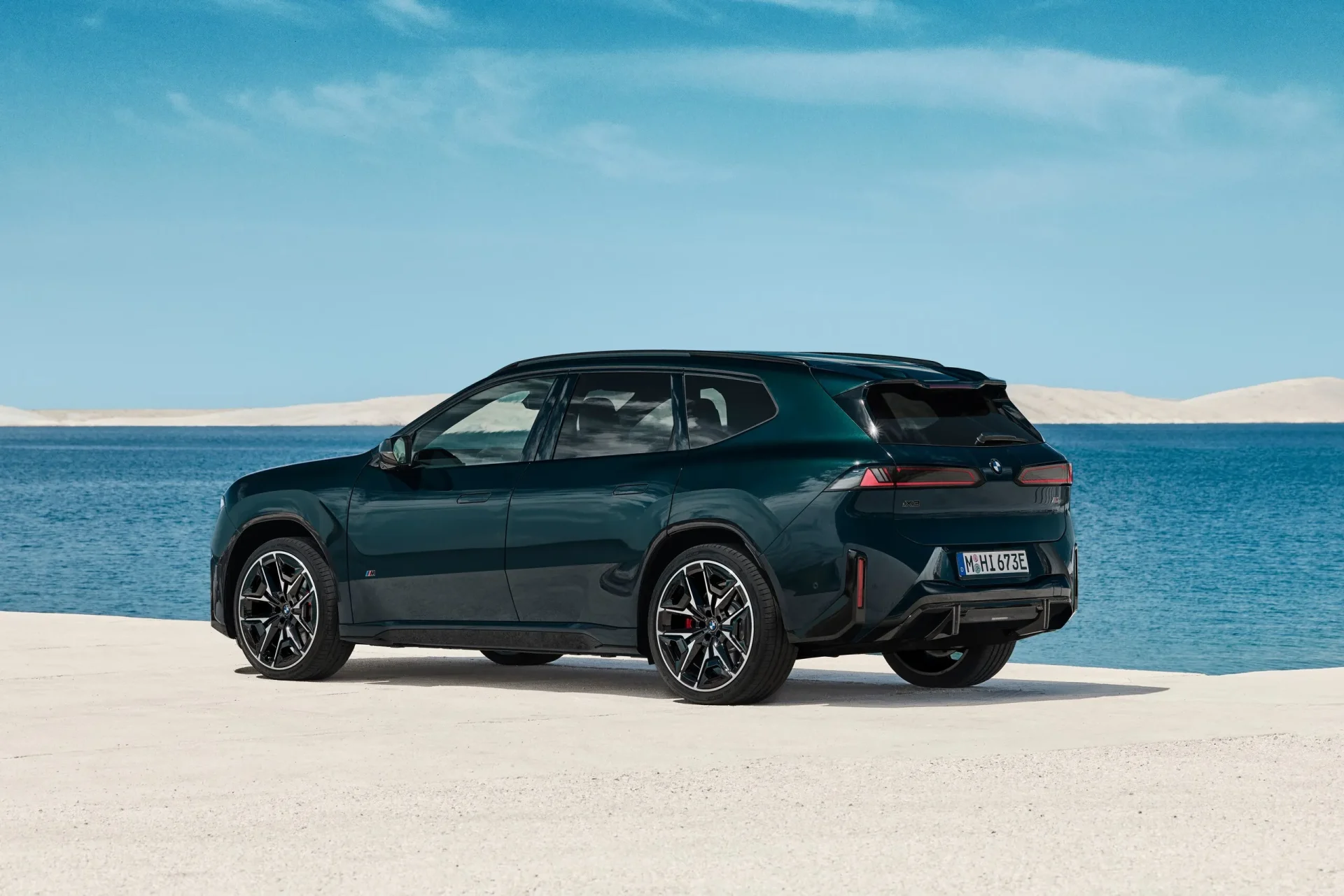 BMW го претстави новиот iX3 M60 xDrive со 612 КС
