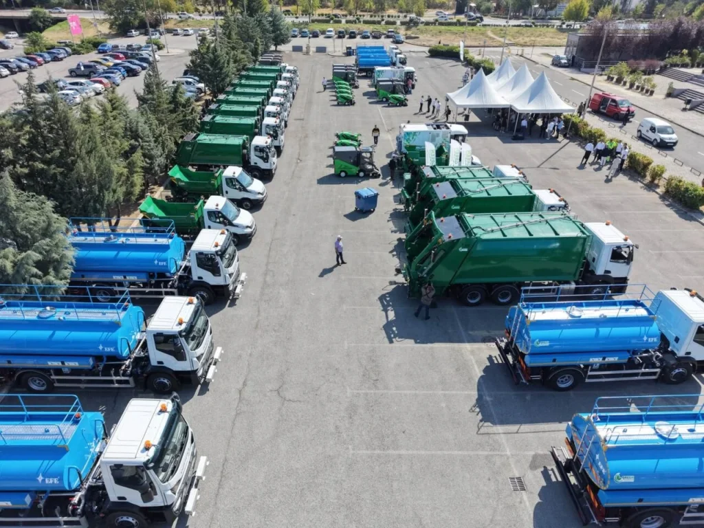Пристигнаа новите возила за комунална хигиена – Ѓорѓиевски порача „Зборот е збор“, Мицкоски ја најави испораката и на електричните автобуси