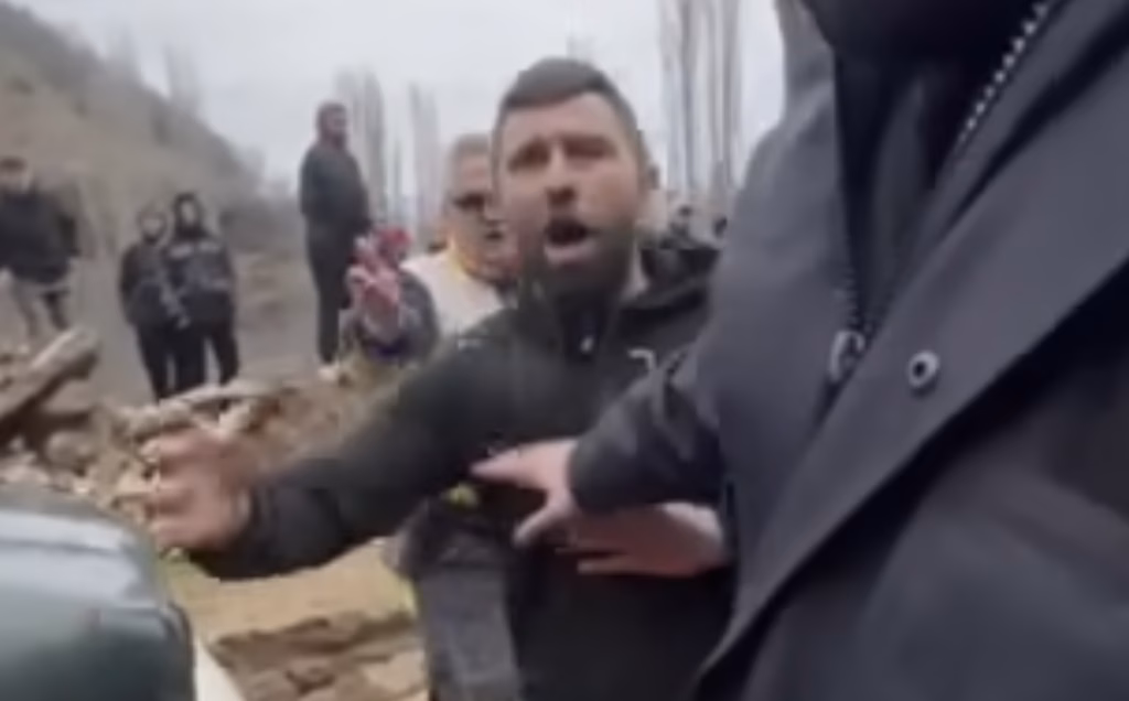 Инцидент на протестите во Блатец, нападнат претставник на инвеститорот