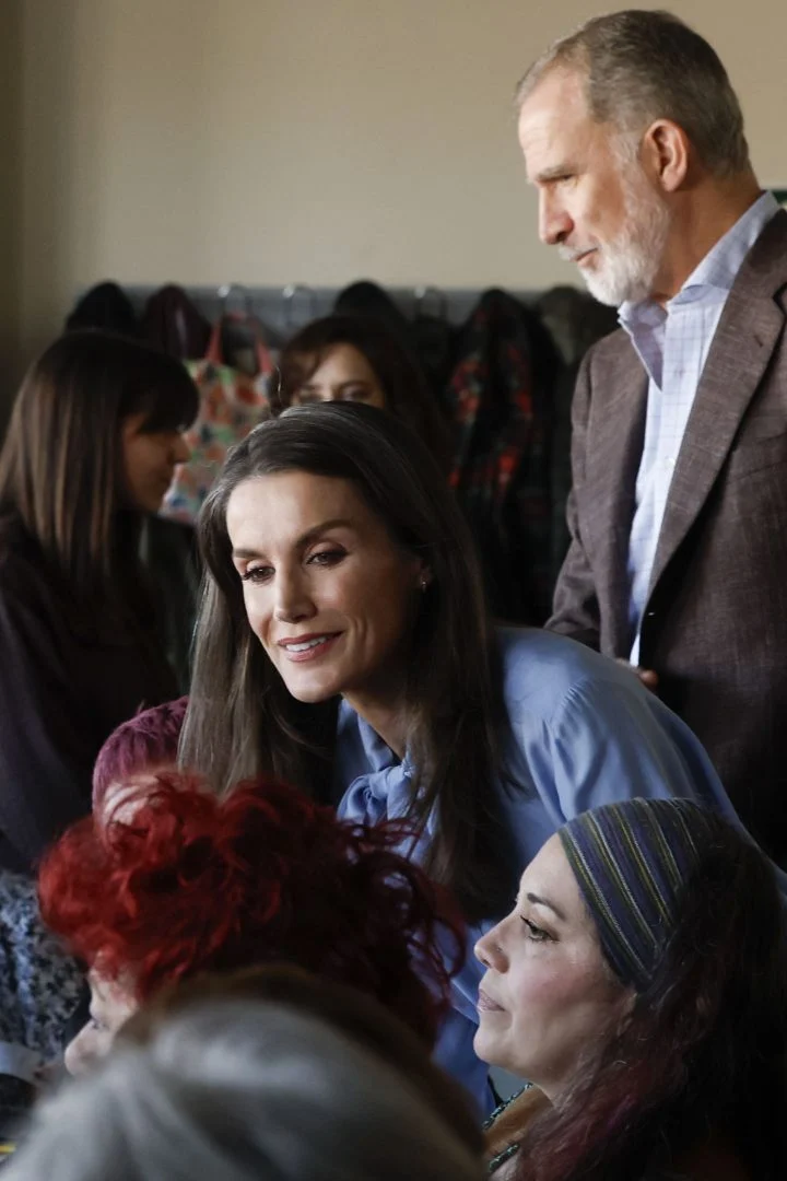 Кралицата Летиција покажува дека седата коса може да биде многу елегантна