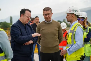 (ФОТОГАЛЕРИЈА) МИЦКОСКИ, НИКОЛОСКИ И ТРАЈАНОВСКИ НА ТЕРЕН: Автопатите се градат со добра динамика, сите предизвици ги решаваме со добра координација