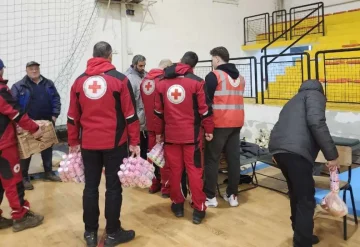 КИЧЕВО: Евакуирани и згрижени 250 лица – 61 дете меѓу нив, најмалото има еден месец