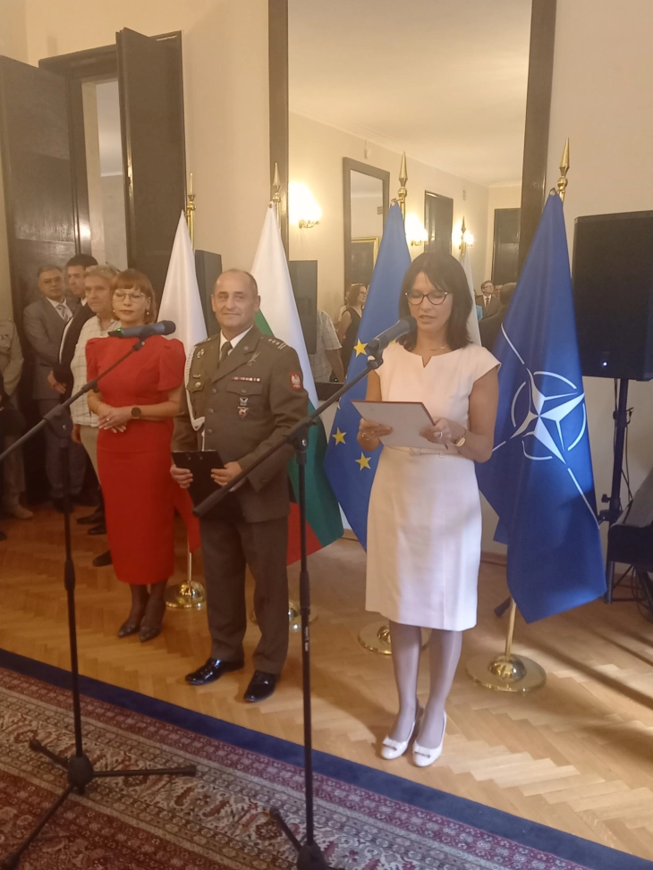 Македонскиот КИЦ во Софија на свеченоста по повод Денот на Армијата на Полска