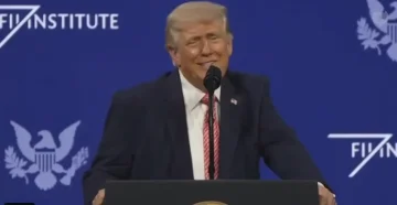 Трамп: Иран се урива финансиски, сакаат да го отворат Ормускиот теснец , СОС!!!