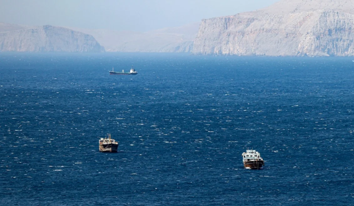 Индија: Два брода под наше знаме нападнати при обид да преминат низ Ормускиот теснец