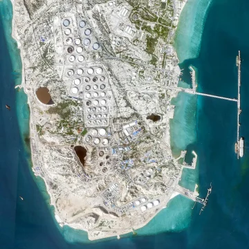 ЗОШТО ОСТРОВОТ ХАРГ Е ВАЖЕН ЗА ИРАН: Клучна точка за дистрибуција на два милиони барели нафта дневно