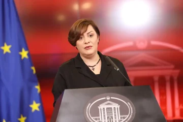Димитриеска-Кочоска: Продолжуваме со фискална консолидација, буџетскиот дефицит ќе биде понизок од лани