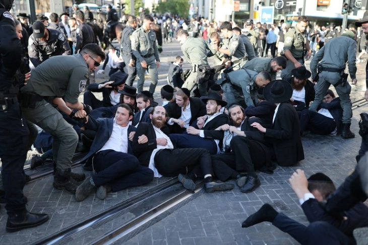 Протест на ултраортодоксните Евреи против задолжителната воена служба во Израел