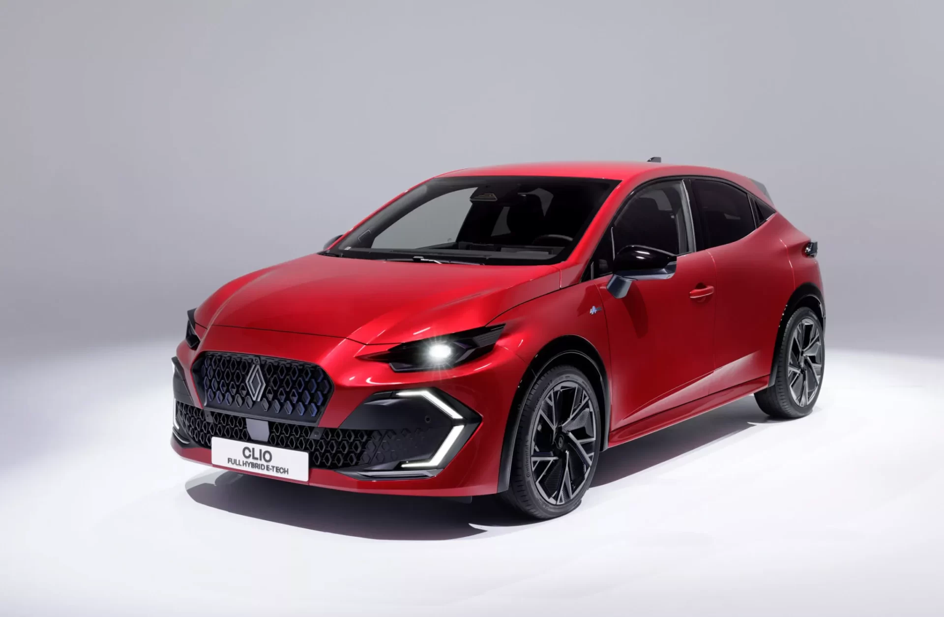 Nissan и Renault повторно тајно преговараат за зајакнување на алијансата