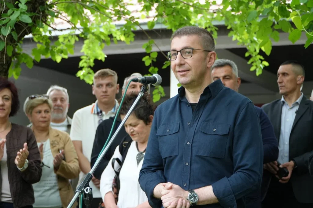 „Врие бугарски пасоши во Владата на Мицкоски – ново признание на ВМРО-ОКГ“, велат од СДСМ