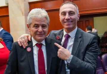 Ахмети го „поздрави“ враќањето на Груби, ни збор за каљањето од СДС