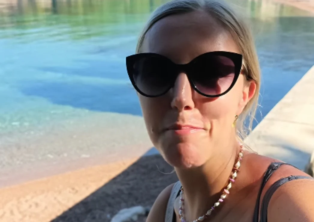 (Видео) Туристка се изненади од цените на лежалките во Црна Гора: „Не сум доволно богата“