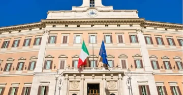 ЕВРОСТАТ: Над половина милион Албанци живеат во Италија, 141 илјада стекнале италијанско државјанство