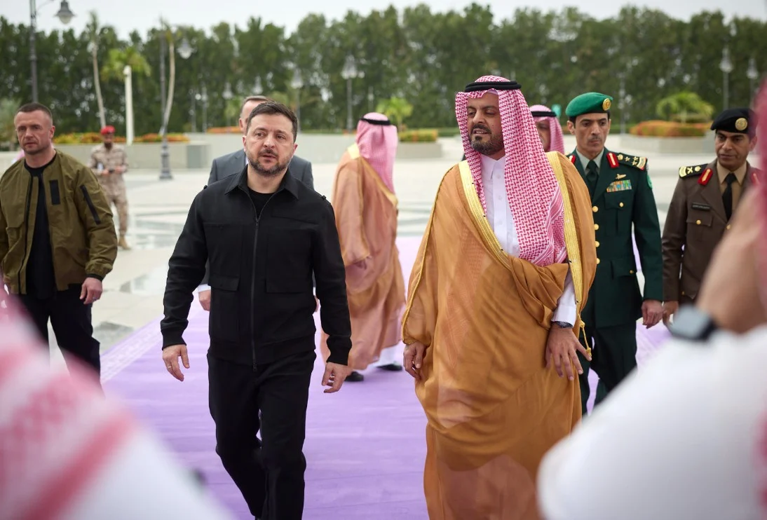 (Видео) Зеленски пристигна во Саудиска Арабија: „Планирани се важни состаноци“