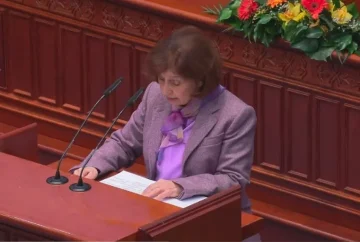 (ВИДЕО) Горчлива и жестока „честитка” на Сиљановска-Давкова за 8 Март