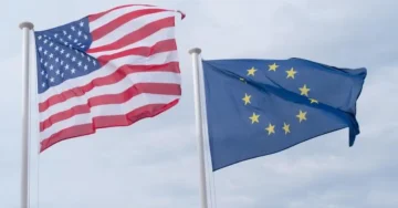 ПО НАЈАВИТЕ НА ТРАМП ЗА НОВИ ЦАРИНИ КОН ЕУ ДРЖАВИ: Европскиот парламент го замрзнува трговскиот договор со САД