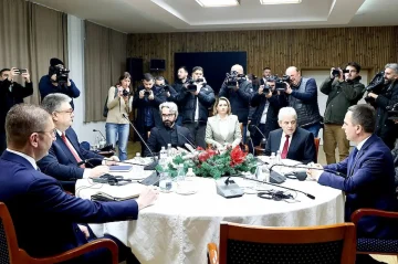 МИЦКОСКИ ПРЕДУПРЕДУВА: СДСМ остава празен политички простор, а тој ќе биде искористен од друга партија