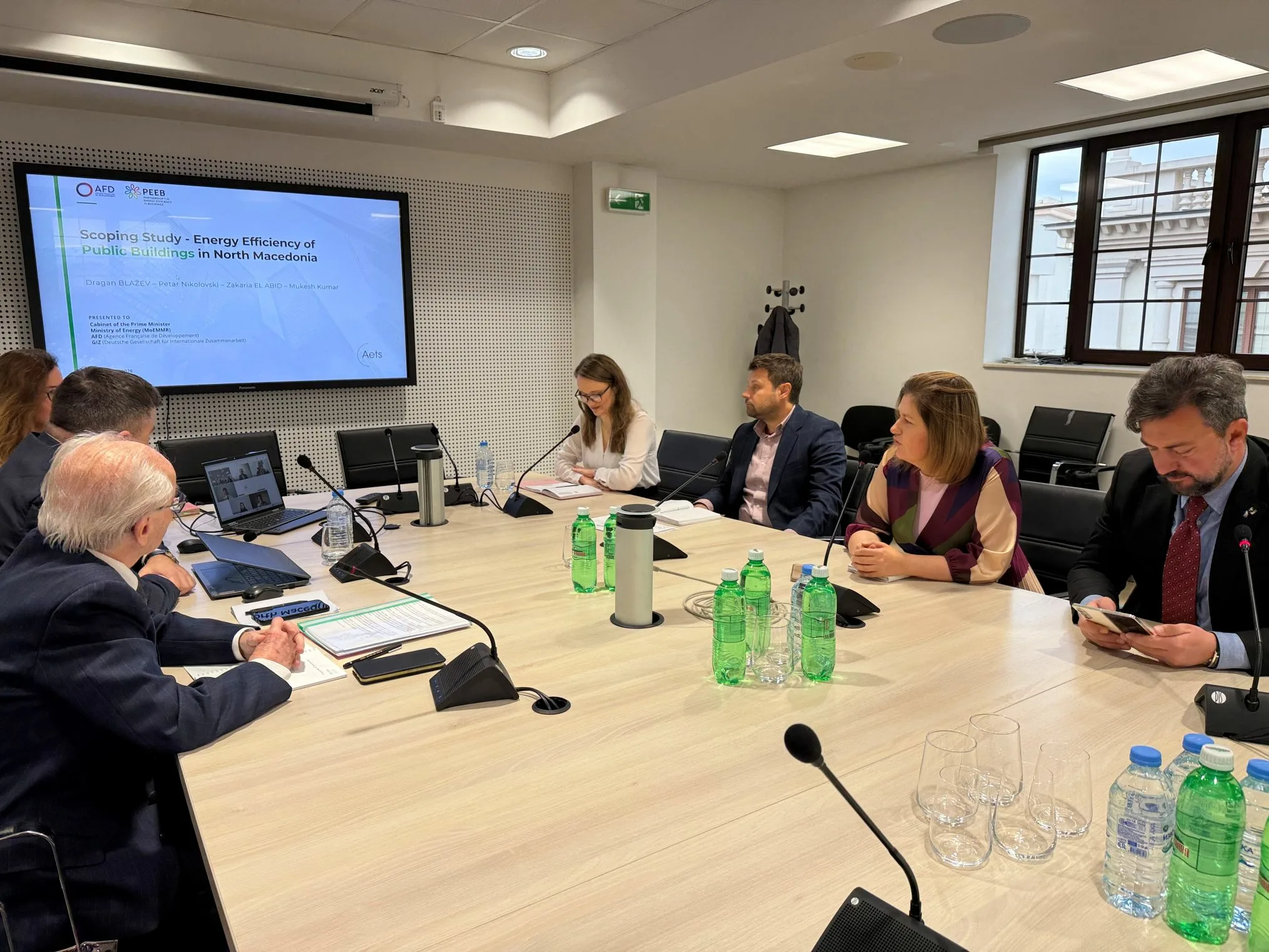 Со енергетска ефикасност до помали трошоци: Државата влегува во инвестиции од најмалку 50 милиони евра за реконструкција на јавните згради