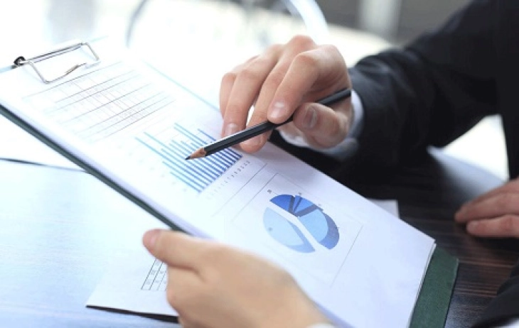 Димитриеска-Кочоска за најавениот кредит од 300 милиони евра: Течат преговорите со банките, се чекаат понудите,