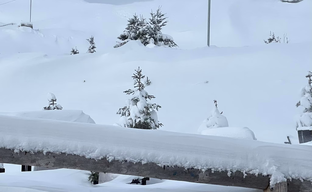 Најстудено денеска на Попова Шапка, -1 степен