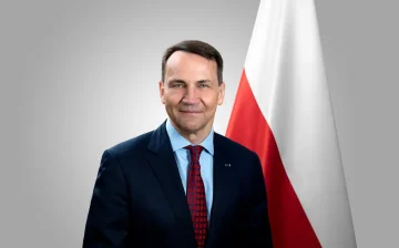 МОЌНИ ЕВРОПСКИ АРМИИ ДО КРАЈОТ НА ДЕЦЕНИЈАТА: Сикорски повика Европа да стане трет столб во светската распределба на моќта