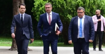 САМО ФИЛИПЧЕ НЕ ДОАЃА: Денеска лидерска средба за реформските закони и за укинување на техничката влада