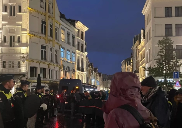 Тројца уапсени при судири меѓу полицијата и пропалестински демонстранти во Антверпен