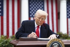 Анкета: Мнозинството Американци и Канаѓани сметаат дека Трамп погрешил со царините за Канада