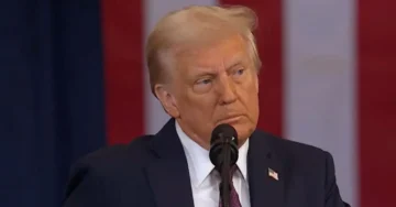 ТРАМП ВО ИНТЕРВЈУ ЗА ФАЈНЕНШЛ ТАЈМС: Сакам да ја земам иранската нафта