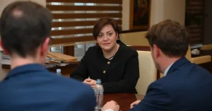 Димитриеска-Кочоска: Економијата e стабилна, се продлабочува соработката со ММФ