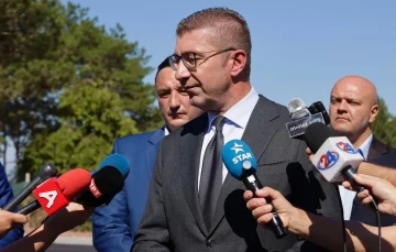 Мицкоски во посета на целосно реконструираната спортска сала во Кратово