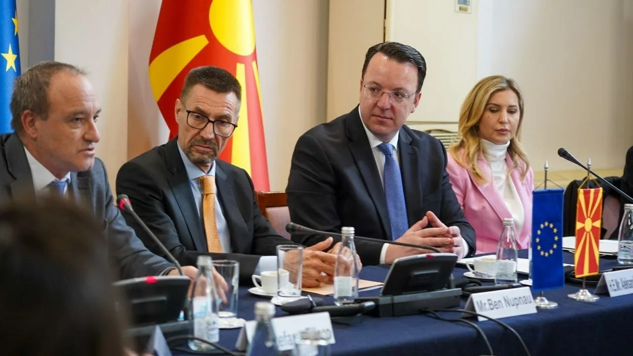 Николоски: ЕУ целосно не подржува за реализација на големите инфраструктурни проекти, заедно градиме автопатшта и железница