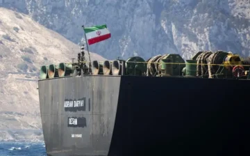 (ВИДЕО) АМЕРИКАНСКИТЕ МАРИНЦИ ЗАПЛЕНИЈА ИРАНСКИ ТОВАРЕН БРОД КАЈ ОРМУСКИОТ ТЕСНЕЦ: Техеран вети одговор