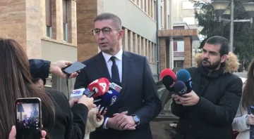 (ВО ЖИВО) Мицкоски со изјава од Собрание за анкетната комисија за Кочани