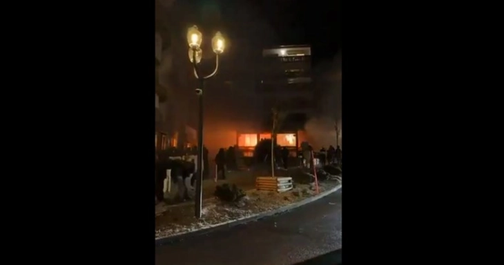 Експлозија одзеде најмалку 10 животи во швајцарскиот скијачки центар Кран Монтана