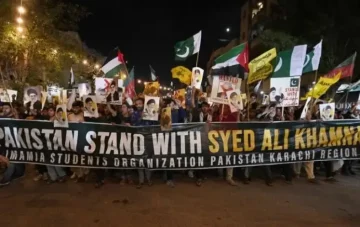 Осуммина загинати во проирански протест кај американскиот конзулат во Пакистан