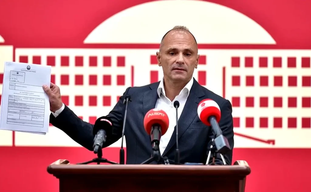 ВМРО-ДПМНЕ: СДС и Филипче за сè се против, не сакаат инвестиции и развој на државата, ама затоа пак се за „прво Бугари во Устав, па сè останато“