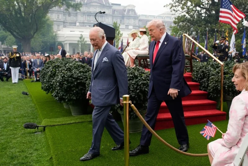 (Фото/Видео) Трамп: На мајка ми ѝ се допаѓаше Чарлс, ѝ беше сладок