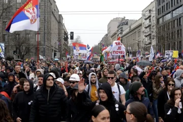 Анкета во Србија: Студентска листа на 44,5 отсто, Обединета Србија на Вучиќ на 42,7