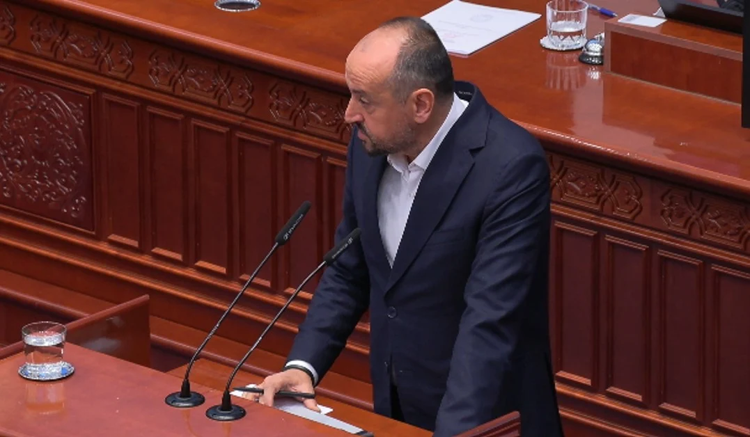 (Видео) Битиќи до Јанкуловски: Како ќе им помогнете на граѓаните откако го одбивте нашиот предлог за 600 евра минимална плата?