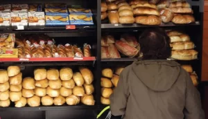 Лебот и белите печива поскапуваат за минимум 10%