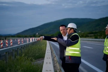 Николоски на увид во санација на свлечишта кај Ботун, на автопатот Охрид-Кичево