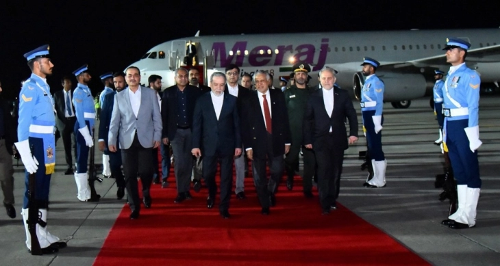 Арагчи пристигна во Исламабад за да разговара за предлозите за обновување на мировните преговори со САД