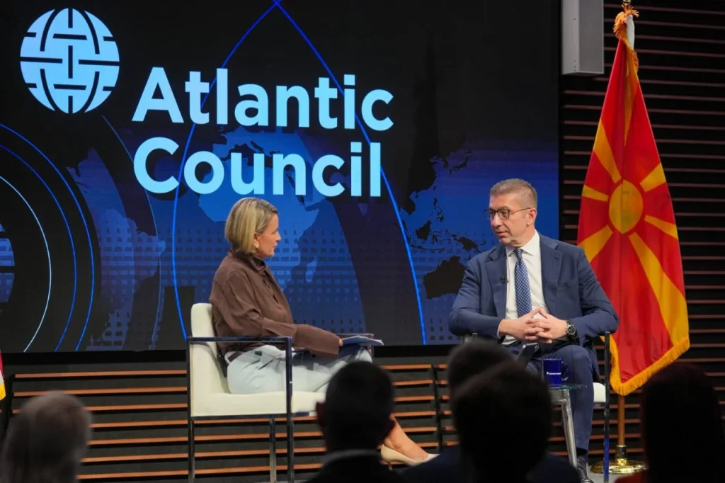 Мицкоски од Вашингтон: Македонија ќе продолжи да ги води разговорите за својата европска иднина,  економијата мора да оди напред