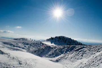 УТРЕ СНЕГ ВО МАКЕДОНИЈА: На планините се очекува снежна покривка до 25 см