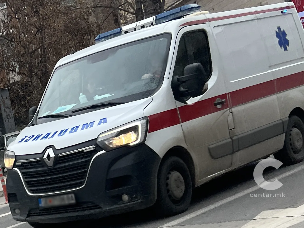 СООБРАЌАЈНА НЕСРЕЌА НА ПАТОТ ВЕЛЕС – ГРАДСКО: Возач тешко повреден откако излетал од патот