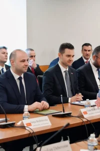 Белата куќа: Само претседателот знае како стојат работите и што ќе направи